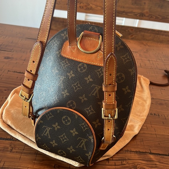 Authentic Louis Vuitton!!! Ellipse backpack, sac a dos. Adjustable straps!!! - Picture 6 of 11